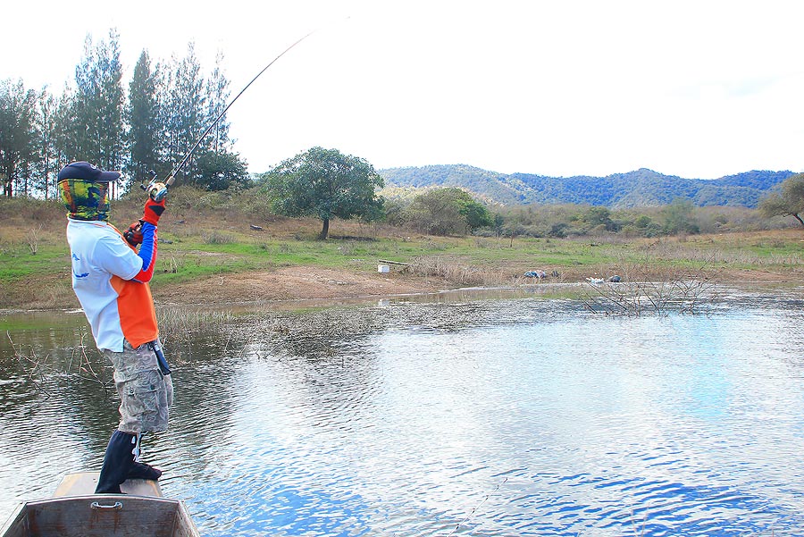  [b]+++อูย....โดนคาตาเลยครับ...คันเซ็นท์คร๊อก  เวท 10-17 lb ตัวท๊อป...แสดงอาการอย่างชัดเจนเลยว่า[/b]