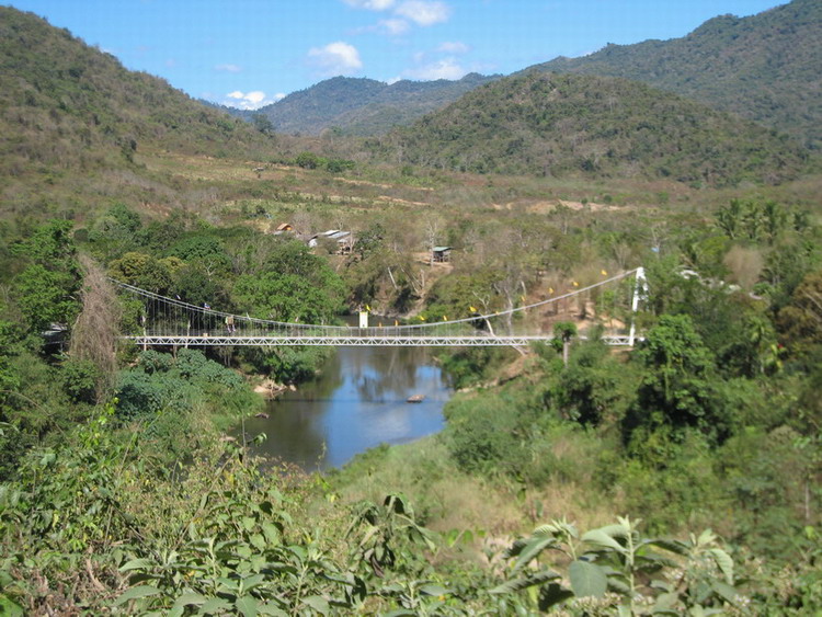 แต่ผมหาจุดลงที่สะพานไม่ได้จริงๆว่าไปทางไหน...