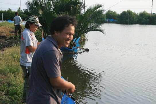 นี่แหละที่ผมต้องการ รอยยิ้มของนักตกปลา  :laughing: