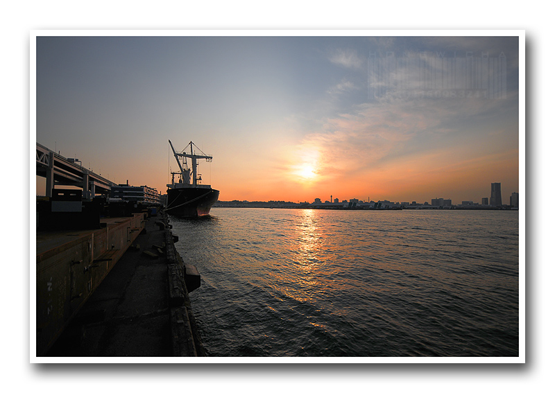 แสงสุดท้ายอีกวันที่ท่าเรือเมืองโยโกฮาม่า