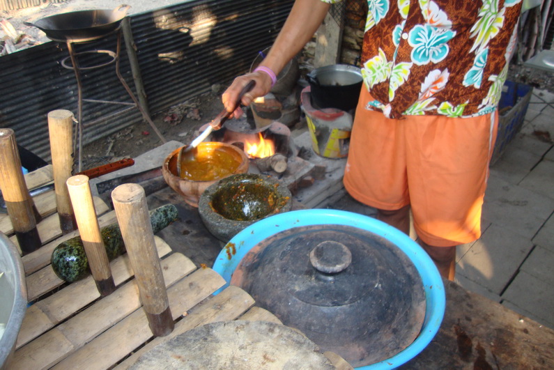 ต่อมาครับเมนูเด็ด ไก่อบโอ่ง อร่อยมาก................. :cheer: :cheer: :cheer: :cheer: