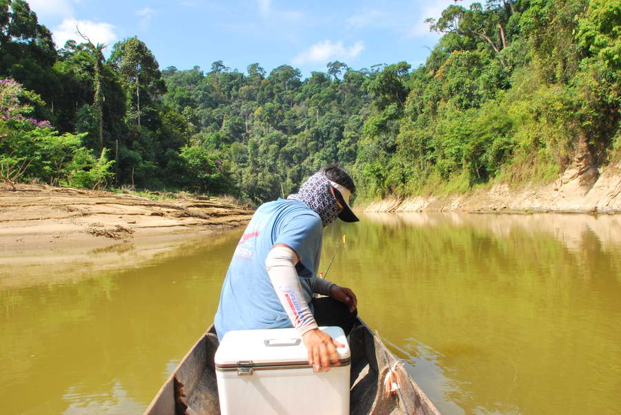  [b]หลังจากขึ้นเรือมาได้ก็อย่างที่เห็นและครับ....คอตก...ขรี้ขาวเหมือนไก่โดนฝนเลยครับ...เอิกๆๆๆๆๆๆๆๆ[