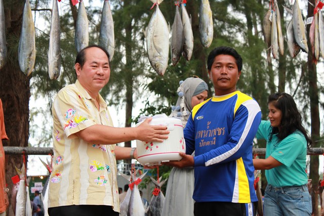 กัปตันเรือผมได้รางวัลกัปตันเรือดีเด่นครับ เรือโชคนพดล พี่นพ