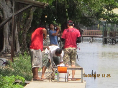 น้าซุ้มข้างๆ..ก็จัดไซด์ใหญ่ๆ..ขึ้นมาหลายตัวครับ...... :cheer: :cheer: :cheer: :cheer: :cheer: :cheer