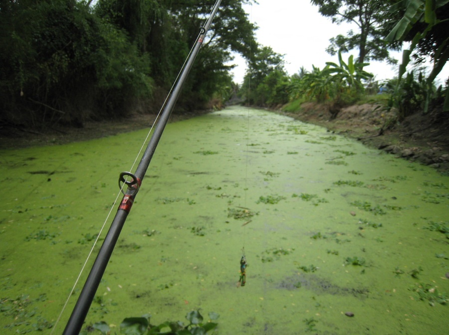 ...ไปกันต่อครับ ต้องรีบครับ ฝนทำท่าจะตกลงมาเเล้ว...