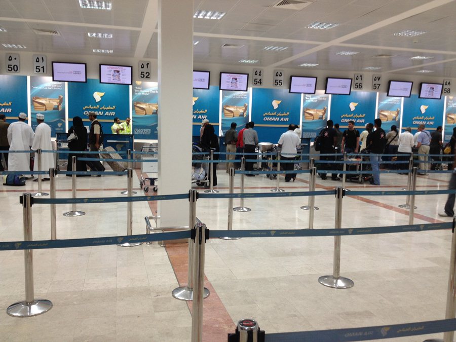 [b]ใช้เวลาบินประมาณ 5 ชม.ครึ่ง ก็มาถึง Muscat International Airport ในเมืองหลวง Muscat ของประเทศ Oma