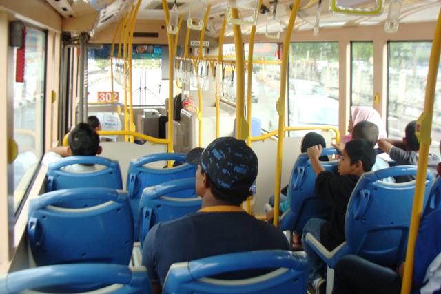 ไปนั่งรถเมล์เที่ยวกันบ้างครับ วันนี้ไปคนเดียวครับ กับการเที่ยวครั้งแรก