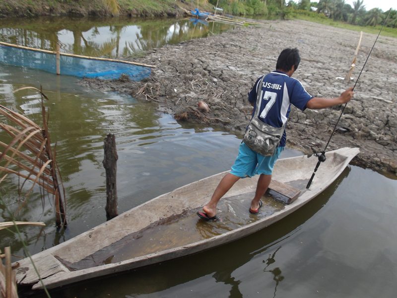                        เอ่อว่าแต่ว่า เรือที่นี่ เค้าเอาไว้ใช้ ข้ามฟากแบบนี้เหรอครับน้า.... :think: :