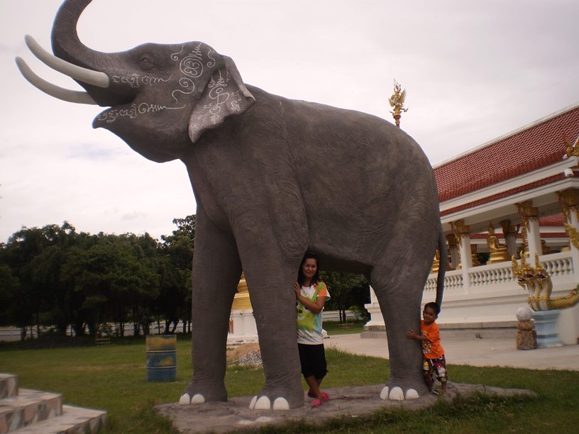 ยังไม่ยอมเข้าข้างในเลยสนุกกันใหญ่