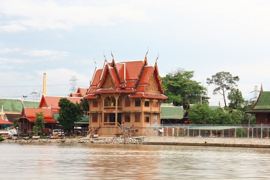 ช่วงขับเรือกลับ เก็บบรรยากาศเจ้าพระยายามเย็นมาฝากเพื่อนๆด้วยครับ  :grin: :grin: :grin: