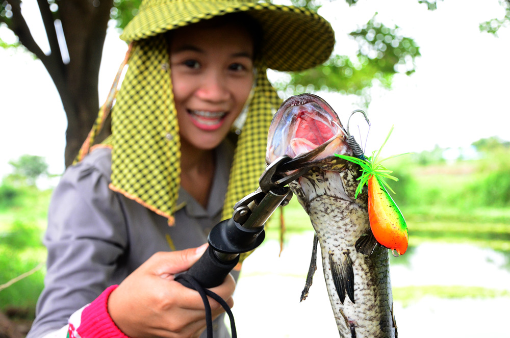 ตัวนี้เกือบหลุด  โดนเบ็ดตัวเดียว :grin: