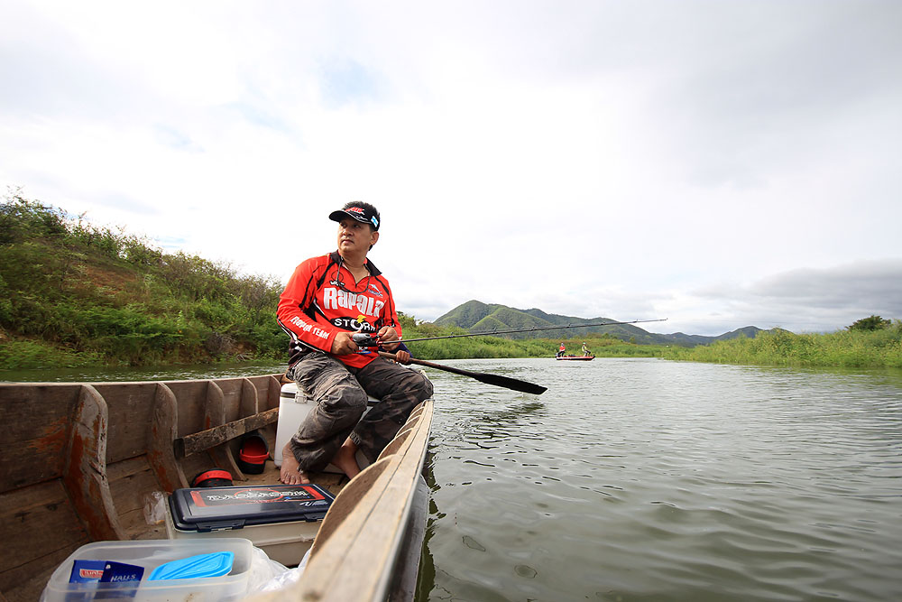 หลังจากไต๋พาเราเข้าคลอง ก็มาเจอกับเรือของป๋าอ๊อดซึ่งมากับน้าเวป