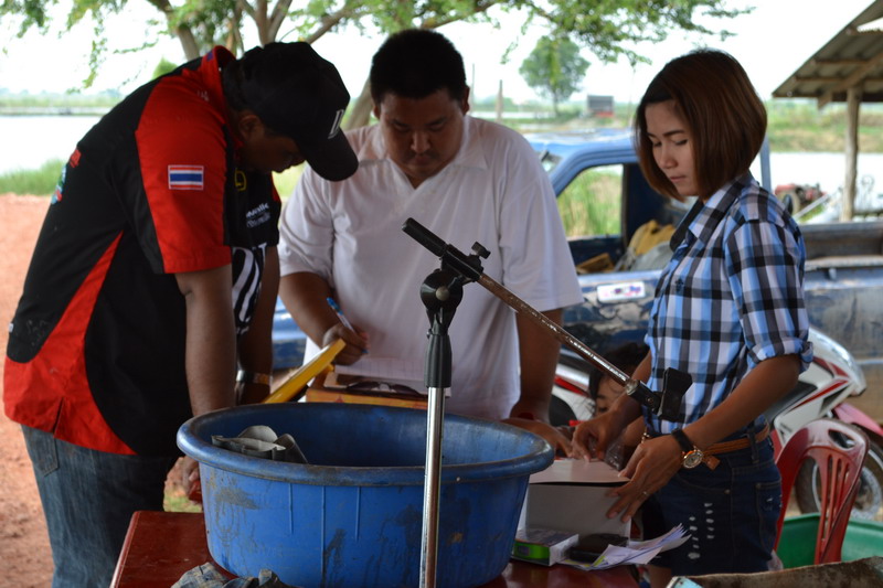 กรรมการจำเป็น
คุณ เอ็ด 
คุณ แคท
และน้อง เก็ท
ขอบคุณใว้ ณ โอกาศนี้ ยุ่งๆกันทั้งวัน ผมเป็นลม ยั่งอ