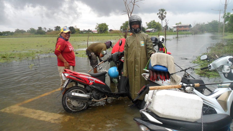 
              วันนี้กลับก่อนดีกว่า ฝนตั้งเค้ามาอีกแล้ว.. :ohh: :ohh: :ohh: :ohh: