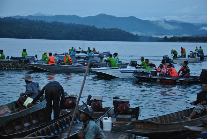 เรือชาวบ้านเราก่อพร้อมแล้วววววว :grin: :grin: :grin: