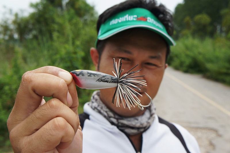 [b]นี้ละครับ ตัวเก่งประจำทีม กบ Actionlure ขนาด 4.5cm  ไปแอบเอามาตอนไหน ไวเชียวนะตาเอ[/b] :laughing: