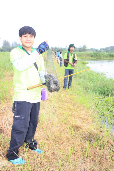 โห้ แปบเดียวโชว์กระชังแล้ว คนนี้ผิวน้ำล้วนๆ น้องปอนเด็กแว้น :laughing: :laughing: :laughing: