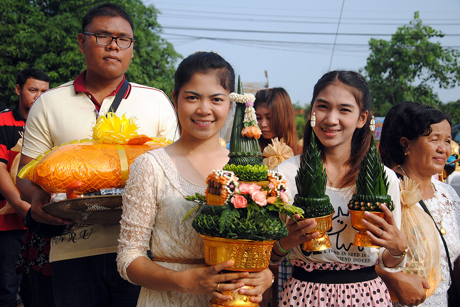 เพื่อนๆต่างร่วมมือร่วมใจมาช่วยงาน