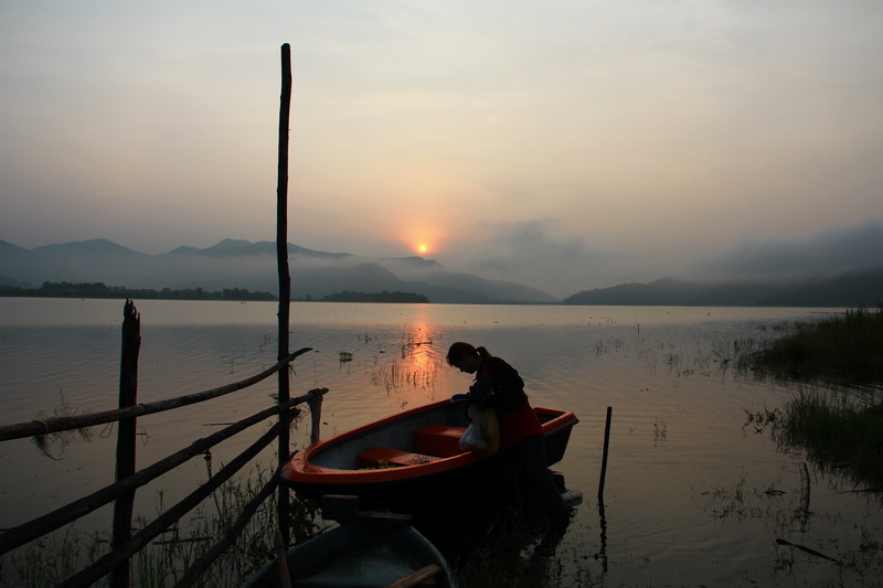  [b]มีอะไรก็ขน ลงเรือกันไป มอบหน้าที่ให้โปร มา ม่า[/b]

 [b]ส่วนผม   ถ่ายรูปครับ[/b]  :grin: