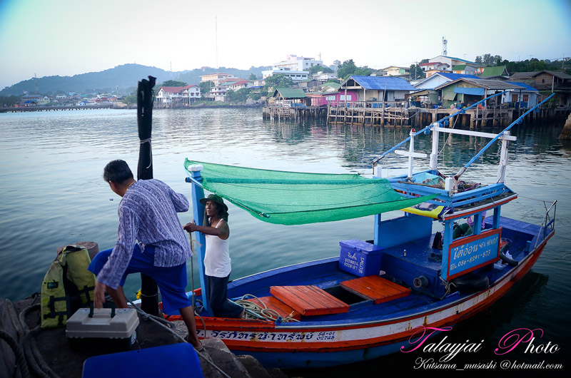  :grin:ขนข้าว ขนของลงเรือกันให้เรียบร้อย วันนี้เรามีลุงตู่มาด้วย......

 :smile: :smile: :smile: :