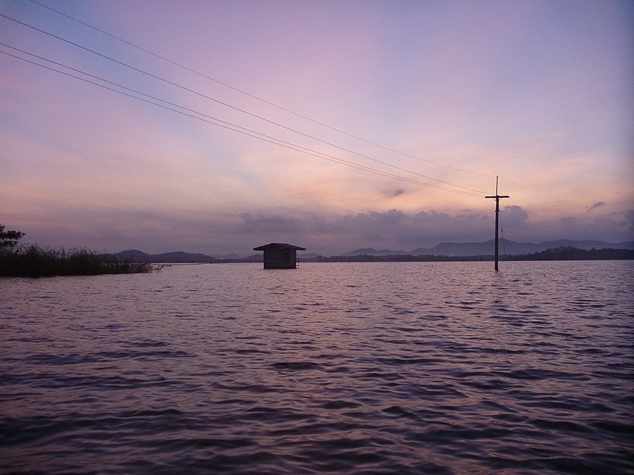 สียัดครับ เป็นหมายที่สะดวกสำหรับเรา ใกล้บ้าน ปลาดี เรือน้อย และบรรยากาศดีเป็นที่สุด  :love: