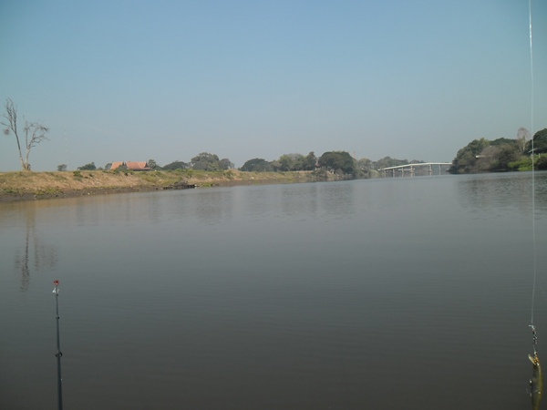 ยังไม่เจอเลย จาครึ่งวันแล้ว แม่น้ำ ลพบุรีครับ
 :sad: :sad: :sad: :sad: