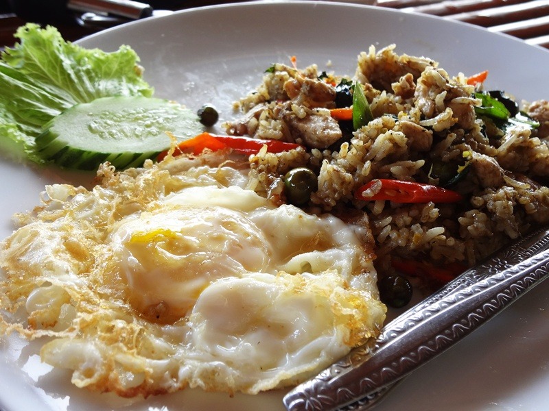 ข้าว ผัด แกงเขียวหวานไก่  :umh: :umh: :umh: