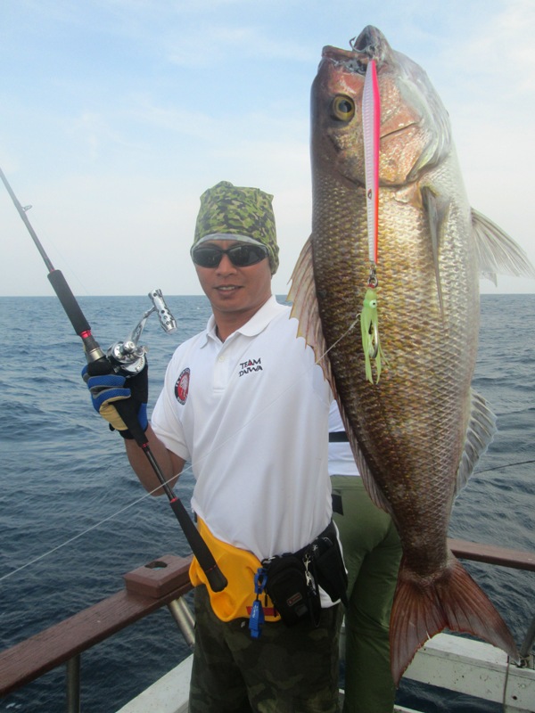 Mr. JEFRY กับปลาสีเงินดำ จิ๊ก น้ำลึก 120 เมตร 
 :grin: