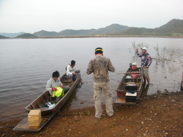 ตัดมาที่ตอนลงเรือกันเลยครับ 