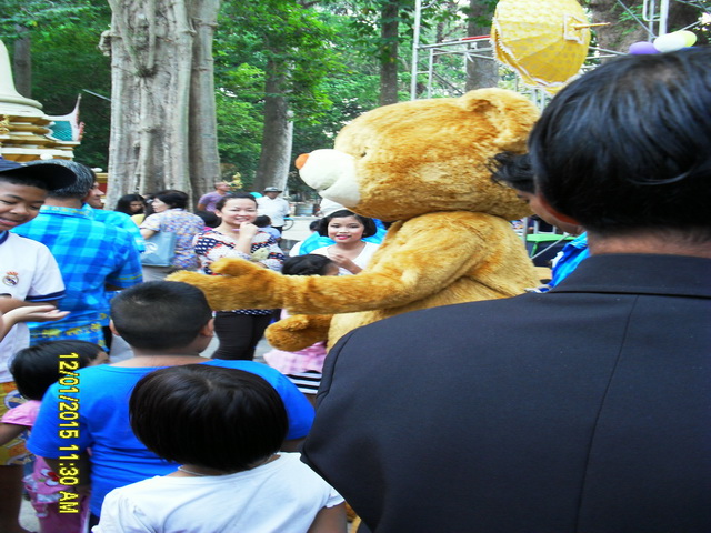 มีพี่หมี  มาร่วมแจม  ให้ความสุขแก่เด็ก ๆ ด้วยนะครับ....