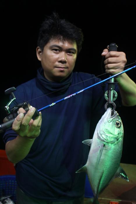 น้าเอ ใช้คันSTORM MICRO JIG ซื้อมาจาก 7 ทะเล บอกชอบจริงๆใช้คันอ่อนๆเนี่ยมันมาก :grin: