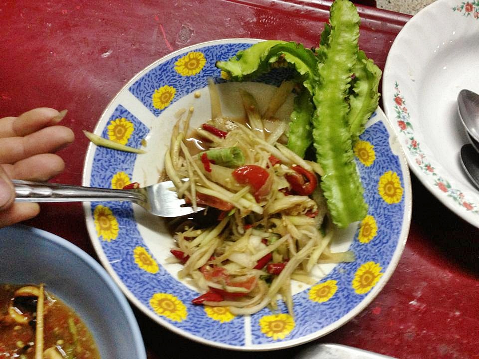 กินกับ..ส้มตำปูปลาร้า มันช่างเข้ากัน ทีเดียว !!!    :grin: :grin: :grin:

 :love: :love: :love: :l