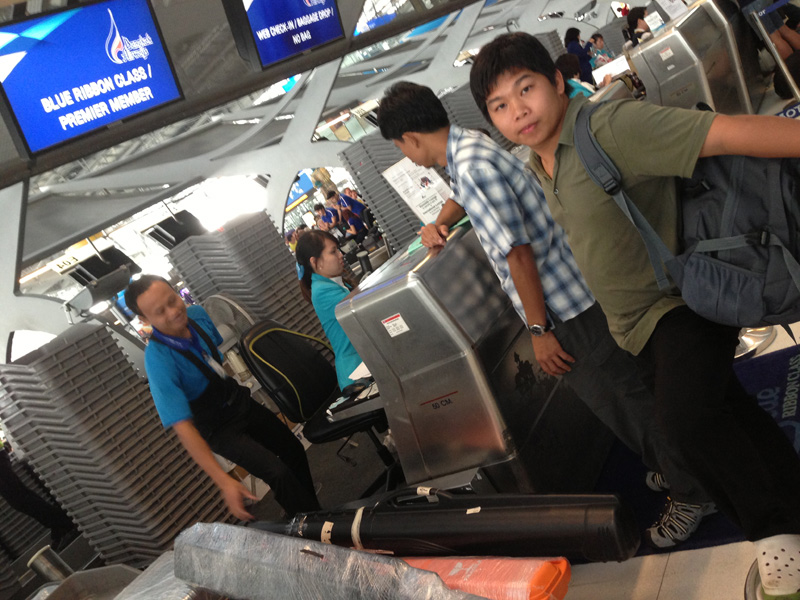 เราบิน สายการบินบางกอกแอร์เวย์ เป็นเที่ยวบินเดียวในไทย ที่บินตรงไป เมาดีฟ 

ราคา 22,000 ไป-กลับ ต่