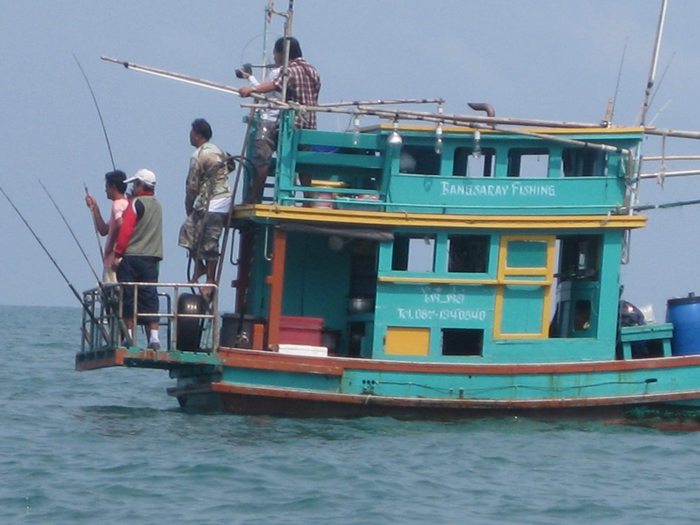 ที่เรือไต๋ต่อมีปลาฉวยครับ