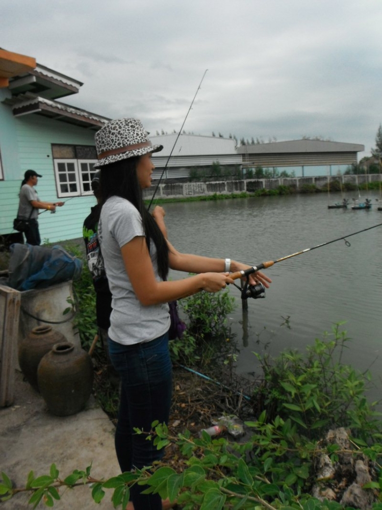 ช้าจังไม่ทันใจ มาๆหนูตกเอง :angry: