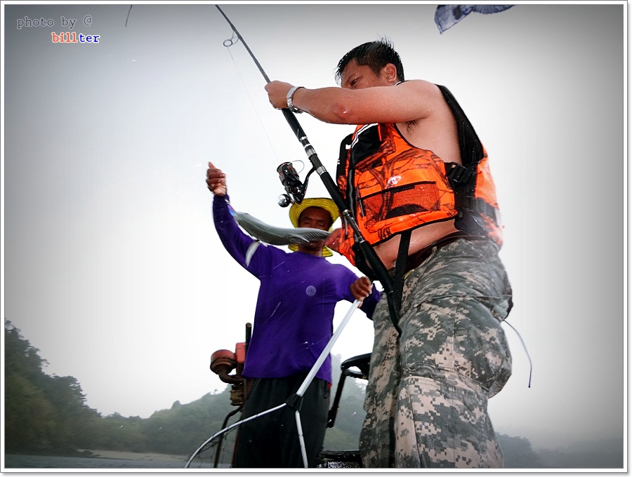  [b]ท้ายเรือ พี่เค จัดขึ้นมาอีกตัว

ช่วงนี้ ต่างคนต่างรับผิดชอบ "วง-สวิง" ของตัวเองกันอย่างแข็งข