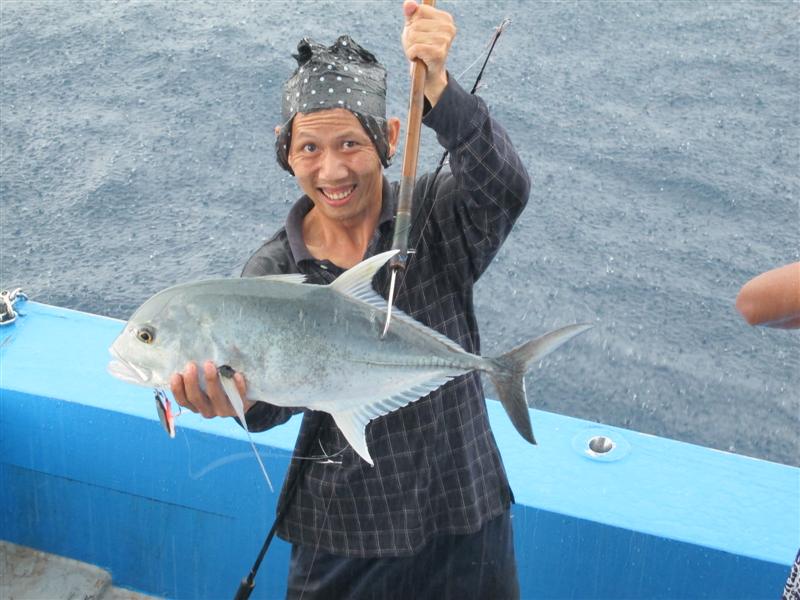 คนที่ 9. น้าวุฒิ fishinghunter สุดยอดคลังแสง.....อาวุธครบมือ.....และที่สำคัญ นิสัยดีมากๆ ครับ....(แจ