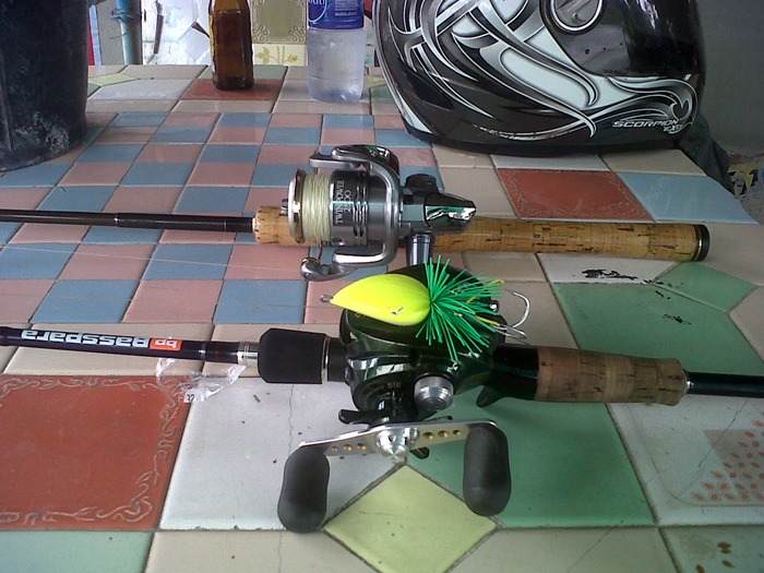 
อุปกรณ์ของผมและพี่ทุย

พี่ทุย   คัน Daiko burroughs 4-12 
         รอก Shimano Twin power 2500 