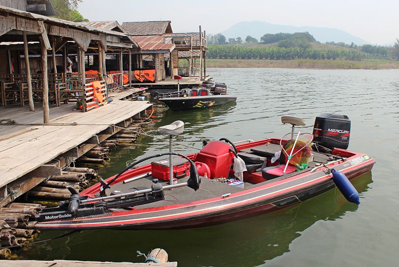 เรือ Bass - SKEETER  เกาะ  Mercury  115 HP  ของ  K. ทาเคชิ    :cool: :cool: :cool:

 :cheer: :chee