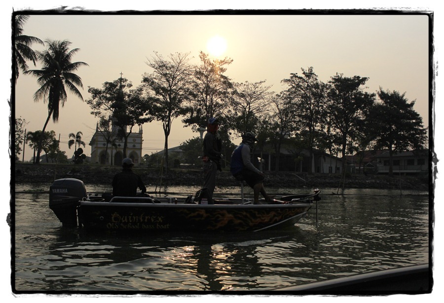 คงต้องทิ้งท้ายทริปการต้อนรับเรือใหม่ของผมกับภาพนี้แล้วกันนะครับ 
ขอขอบคุณน้าๆป้าๆทุกๆท่าน ที่เข้ามา