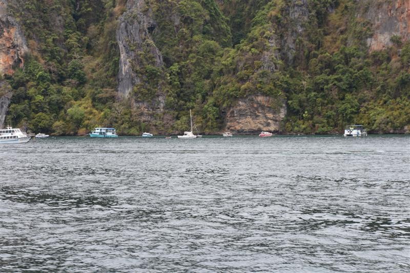 ชมวิวเกาะพีพีก่อนเรื่อยๆไม่ว่ากันนะครับที่ยังไม่มีปลา