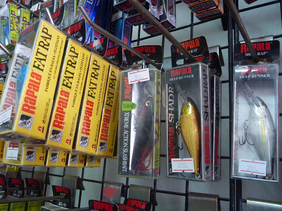  [center]ที่ตราด Rapala ขายดีครับ ตระกูล Shallow Shad Rap ลิ้นสั้นออกไว[/center]