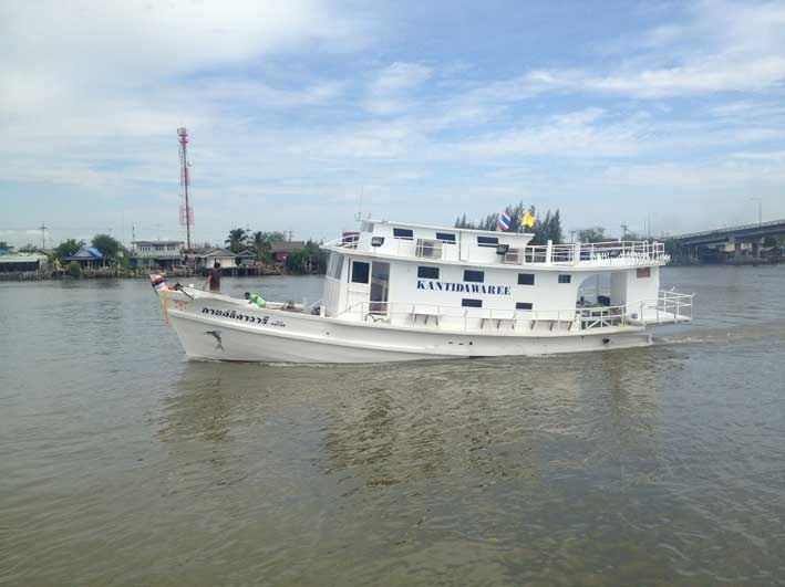 เรือพึ่งลงจากคานมา สดๆร้อนๆ ตอนแรกกะว่าเราจะได้เป็นทริป 2 กะว่าจะได้ดมสีเรือน้อยหน่อย