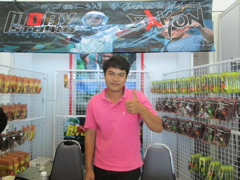 เดินผ่านบูทของ MOBY STUDIO ซึ่งเป็นสมาชิกของLure fishing club thailand (lfc thailand) เหมือนกัน ไหนๆ