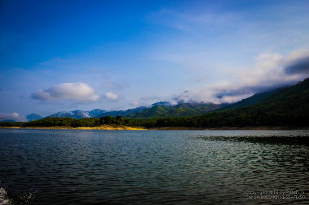 [center][b] บรรยากาศแถวนี้ก็สวยไม่แพ้นำ้เอ่อเลยครับ หาดทรายสวยๆแหล่มสุดๆ :grin: :grin: :grin: