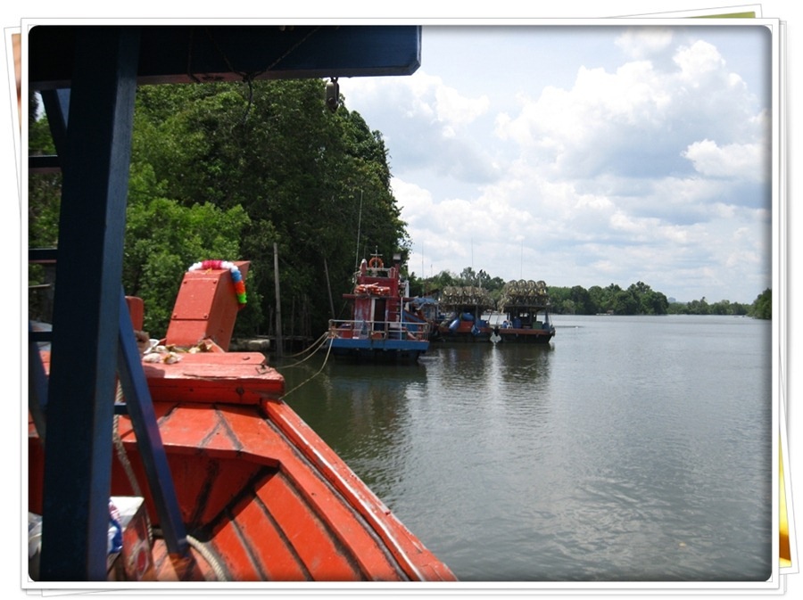 บรรยากาศที่ท่าเรือครับ