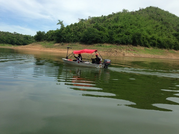 ชักช้าอยู่ใย น้าหนึ่งออกเรือตามไปทันที 