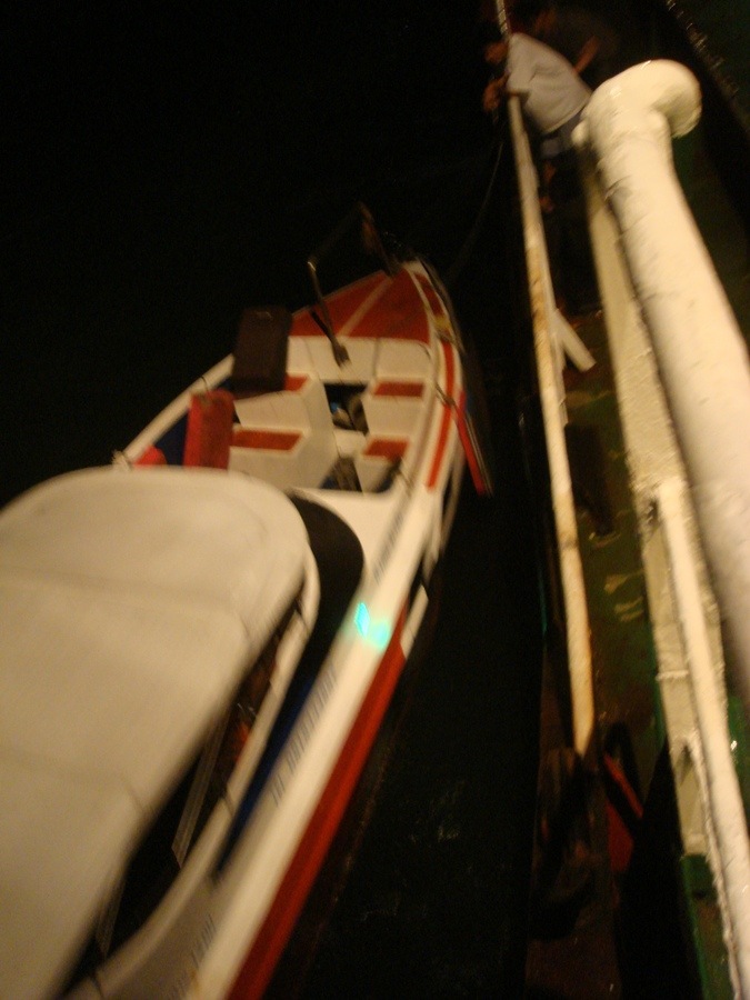ป้าดดดดดดดดดดดดดดดด    เรือสะปีดโบท ส่งกระสุนเลยเหรอ

ปายๆๆๆ  ลุกเรือไปขนด่วน  (ขาดเบียร์เหมือนขาด