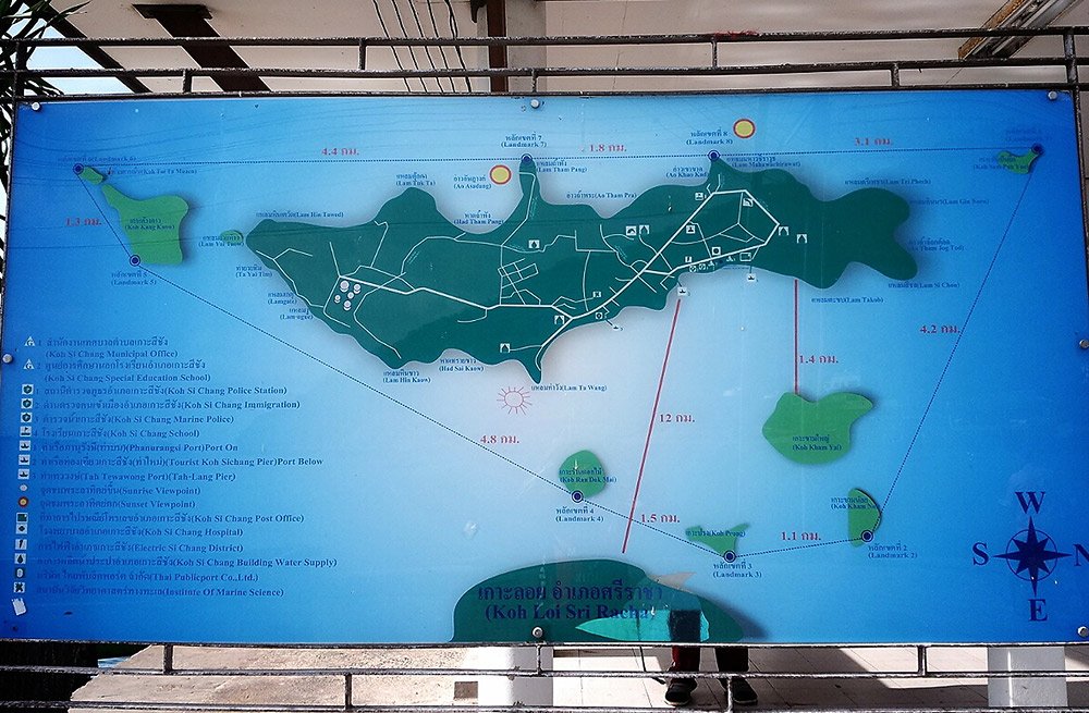  [b]แผนที่ เกาะต่างๆของ อำเภอสีชัง เกาะกระจัดกระจาย แต่ยังไม่มากเท่าเรือสินค้าที่มีเปนร้อยๆลำมาจอดบร