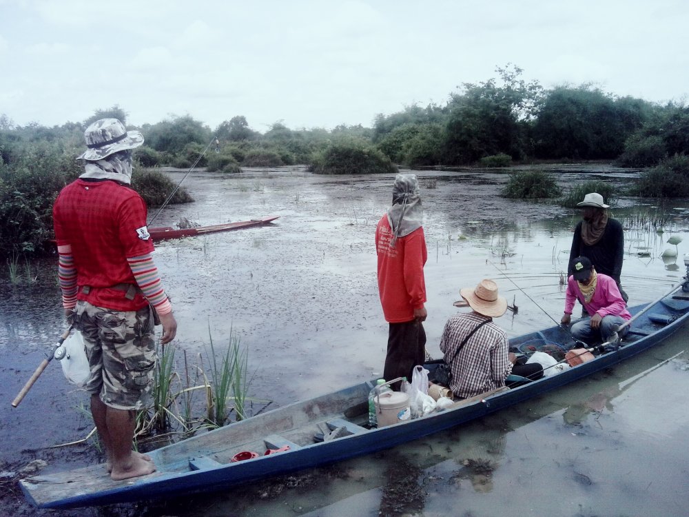  :grin: :grin:ขึ้นเรือรอเลยครับ ไป8คนเรือสองลำไม่พอสิครับท่าน โดนไล่ลงก่อนเพื่อนเลยผม :laughing: :la